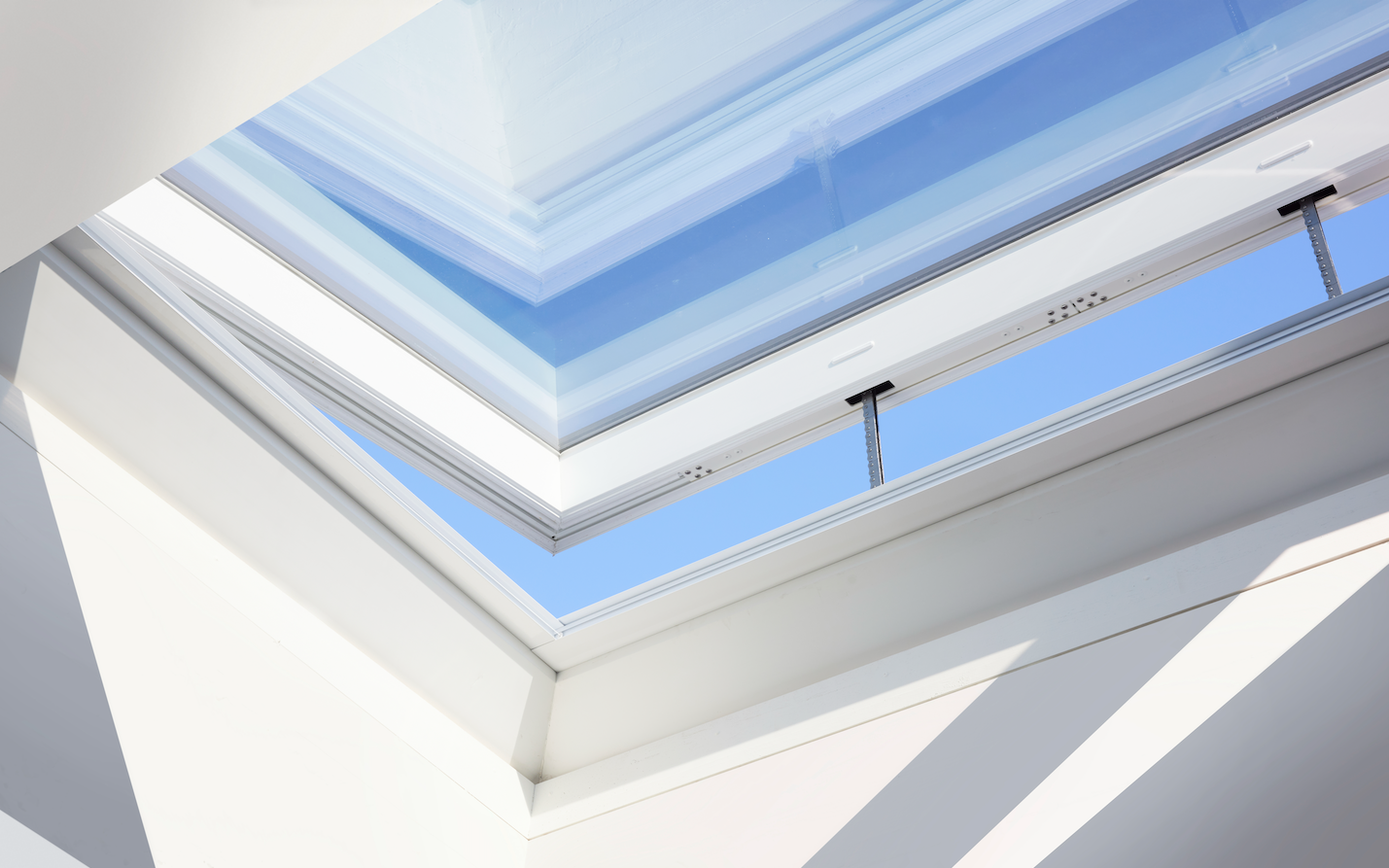 Opengaande iWindow Flex 2.0 platdakramen voor renovatie