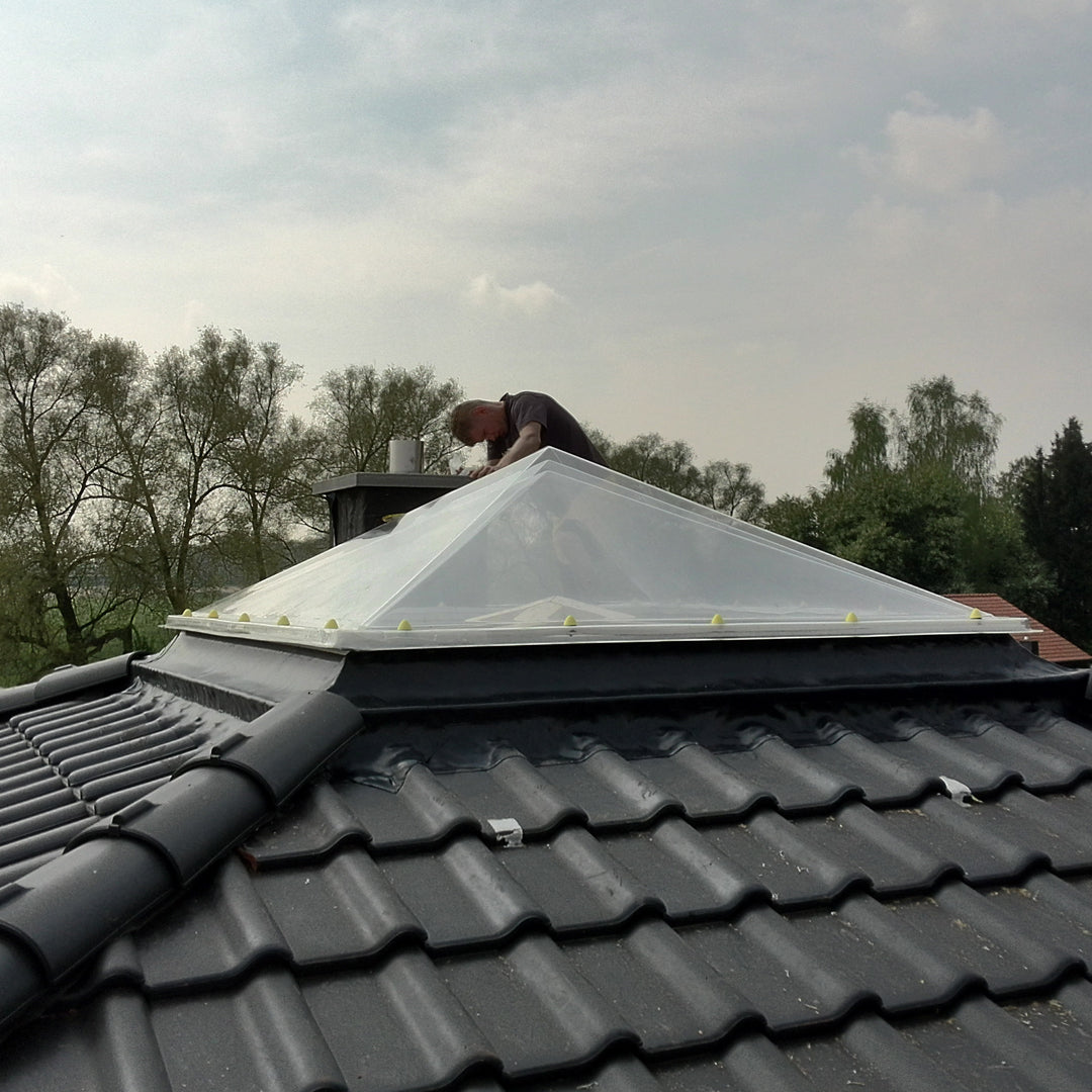 Skylux piramide polycarbonaat lichtkoepel enkelwandig - pc helder 0900 x 0900 mm